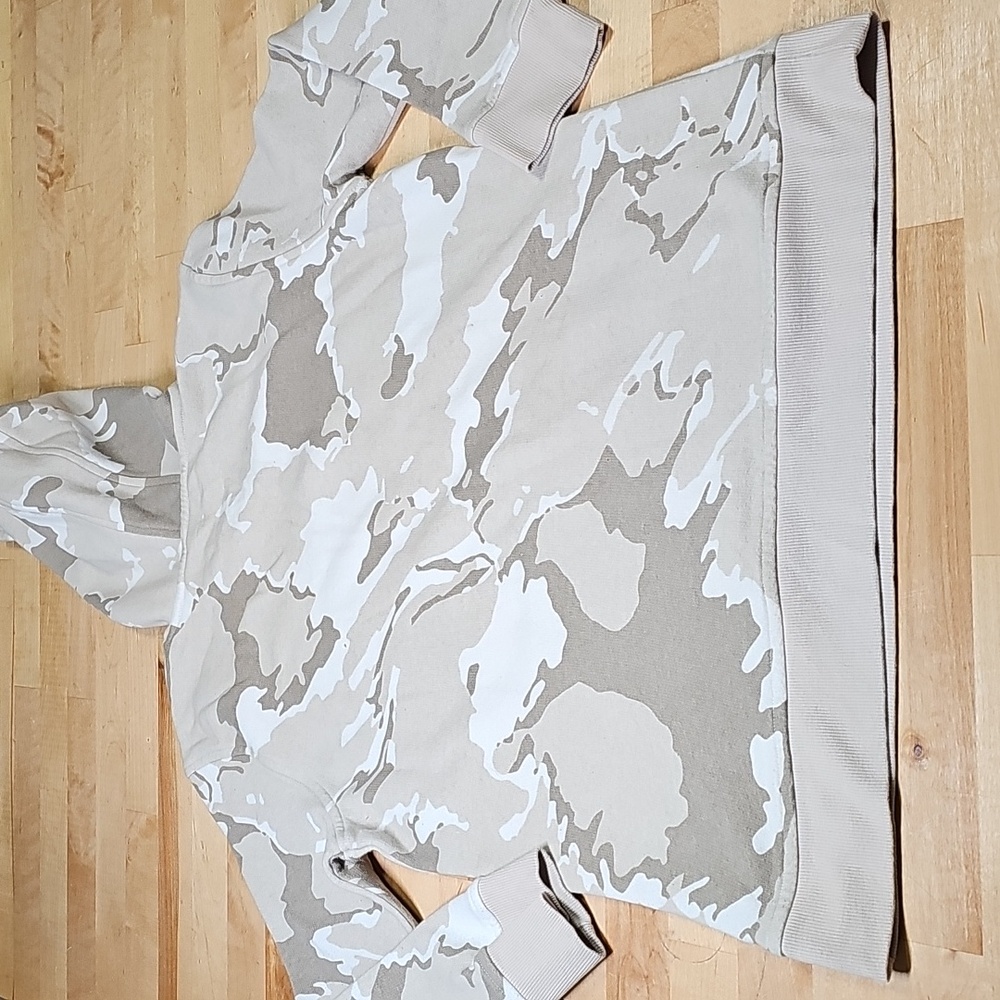 3 for $10 🦌 Camo Pullover Hoodie Husky Size 10/12 - Picture 3 of 4